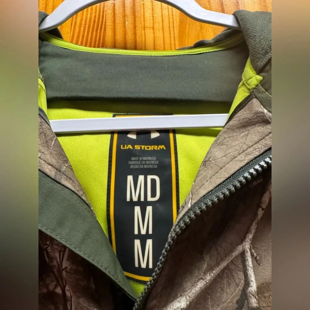 Women’s Under Armour Real Tree Camo Half Zip Jacket - Picture 2 of 3